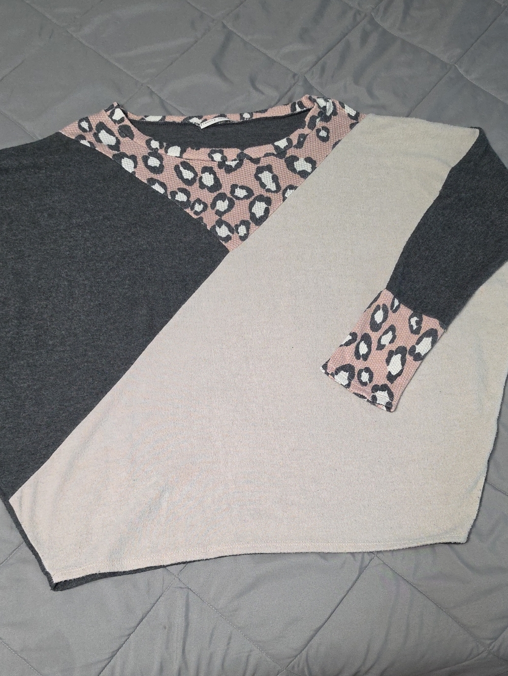 twenty second Pink, Charcoal & Cream Colorblock Leopard-Trim Crew Sweater